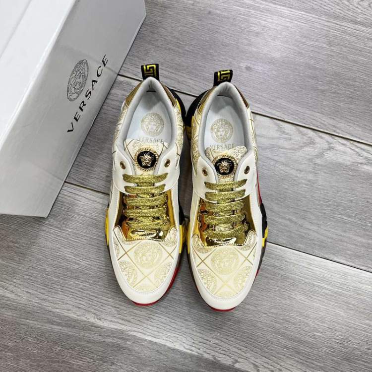 Picture of Versace Shoes _SKUVersacesz38-45ZX110320451